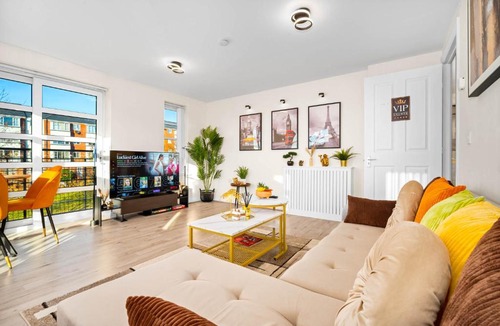 Erdington Apartment | Dote Haven Stylish 2 Bed Apartment - Free Parking and Free High Speed WIFI