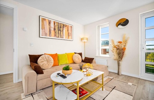 Erdington Apartment | Dote Haven Stylish 2 Bed Apartment - Free Parking and Free High Speed WIFI