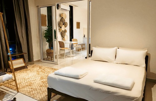 Downtown Kota Kinabalu Condo | DOTS Spacious Suite Sunset, City & Seaview