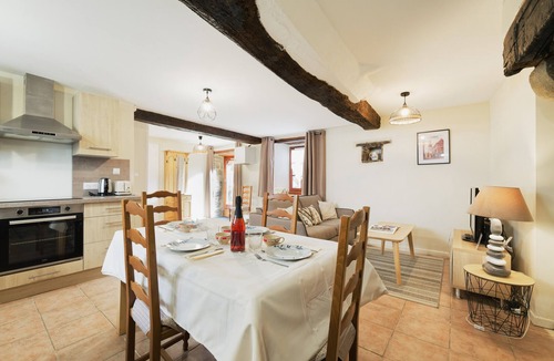Dinan Apartment | "Douar Armor" with Terrace Overlooking a Courtyard