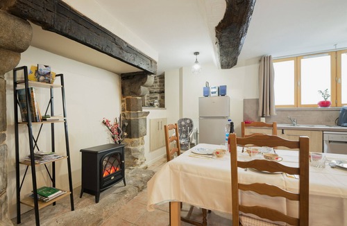 Dinan Apartment | "Douar Armor" with Terrace Overlooking a Courtyard