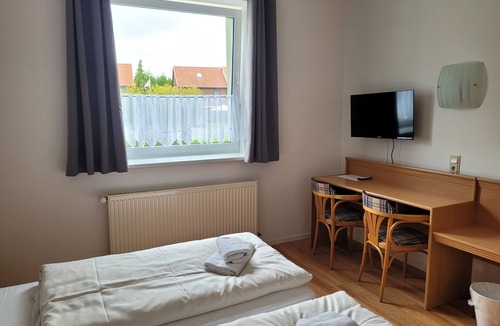 Parow House | Double/2-bed room 01 Ground floor - Guesthouse Am Schloss