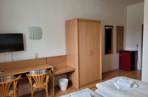 Parow House | Double/2-bed room 01 Ground floor - Guesthouse Am Schloss