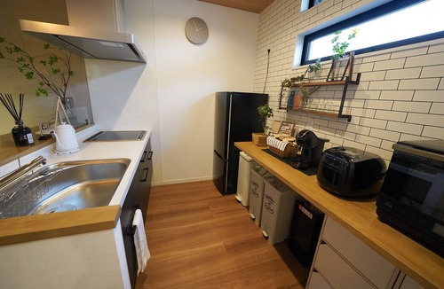 Saeki Ward Hotel | Double bed room 12 people - Garage House Hotel ISHIUCHI BASE 01/Hiroshima Hiroshima