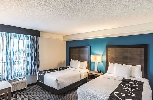 Ahwatukee Foothills Hotel | Double Bed Room, La Quinta Phoenix Chandler, Free Breakfast, 2 Family Rooms