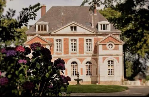 Beuzevillette Villa | Double bedroom gîte in a castle in Normandy
