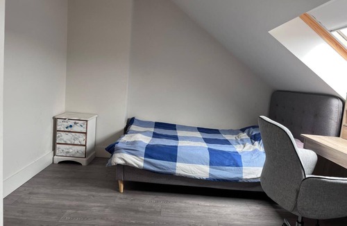 Saggart Bed & Breakfast | Double Bedroom with Shared Bathroom Available to RentnOnly female guests allowed