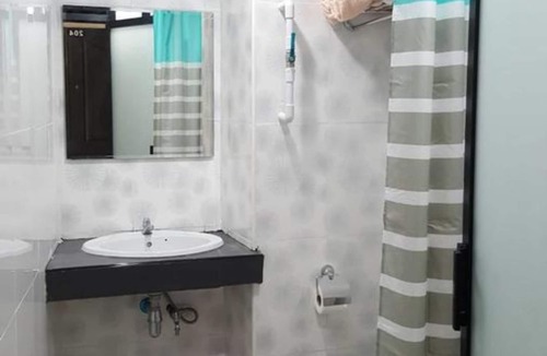 Ban Chang Lo Hotel | Double D Rooms & Cafe