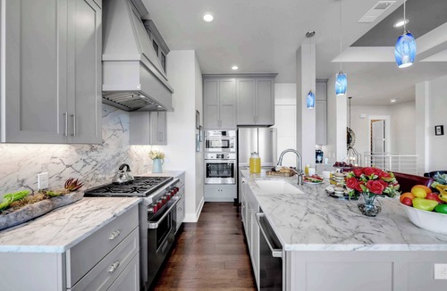 Horseshoe Bay West House | Double Diagonal Bay: Lakefront Luxury with Concierge Services in Horseshoe Bay