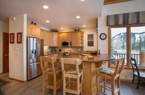 Deer Valley Apartment | Double Eagle at Deer Valley Resort - Three Bedroom Condo with Hot Tub #17