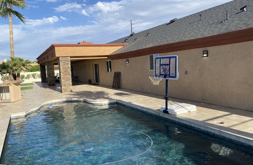 Mesa House | Double Eagle Villa with pool and pickleball close to Scottsdale!