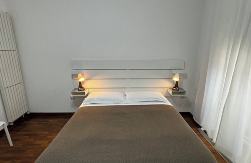 Potenza House | Double or Twin - Private Outdoor Bathroom and Private Parking in Loco