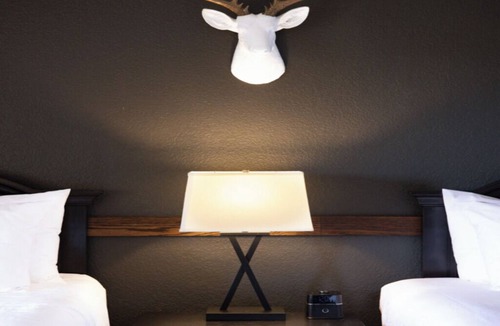 Boerne Hotel | Double Queen Balcony Room | 2 Units | 6 mi to Main Street Shops & Dining