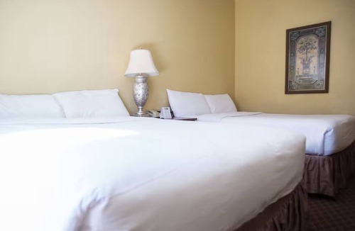 Mount Charleston Hotel | Double Queen Room at The Retreat on Charleston Peak – All-Season Mountain Escape