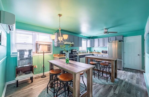Rehoboth Beach Hotel | Double Queen Room | Ocean Glass Inn | Free Parking & Daily Breakfast