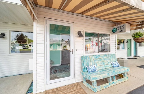 Rehoboth Beach Hotel | Double Queen Room | Ocean Glass Inn | Free Parking & Daily Breakfast