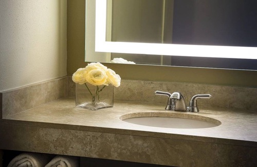 Lakeway Hotel | Double Queen with Balcony and Lakeview at Lakeway Resort & Spa | 4 Units