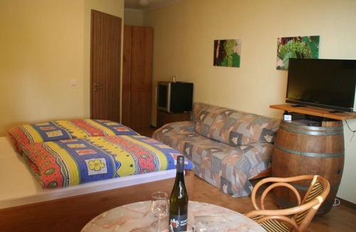 Uerzig Bed & Breakfast | Double room 1 - Wine and guest house Hermann-Josef Schmitz