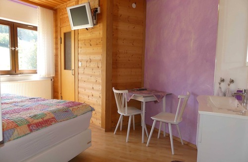 Obersensbach Bed & Breakfast | Double room 4 without balcony - Pension Holzerstube