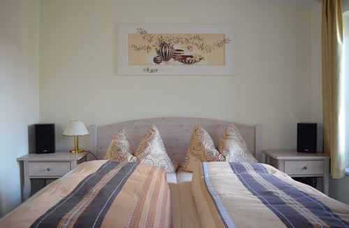 Guestrow Bed & Breakfast | Double Room 6 - Pension am Pferdemarkt