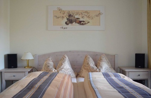Guestrow Bed & Breakfast | Double Room 6 - Pension am Pferdemarkt