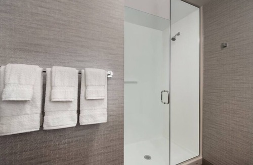 Waltham Hotel | Double Room at Fairfield Waltham | EV Charger, Pool & Fitness Center| 2 Units