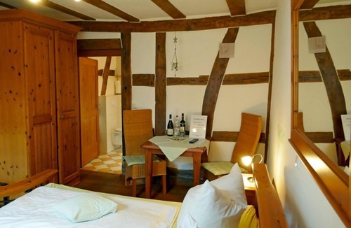 Steinweiler Bed & Breakfast | Double room bath/WC - Weingut & Gästehaus Frank Bohlender