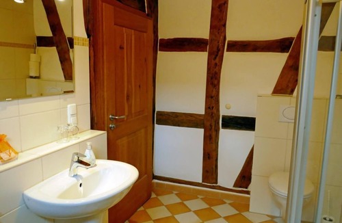 Steinweiler Bed & Breakfast | Double room bath/WC - Weingut & Gästehaus Frank Bohlender