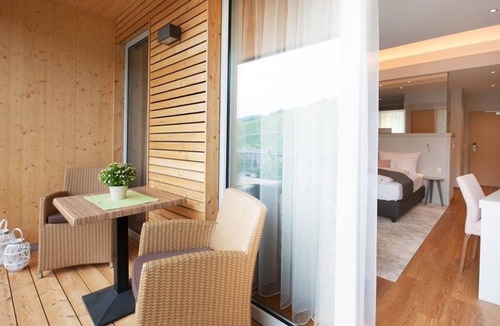 Punderich House | Double room "Beerenauslese" - Landidyll Hotel-Restaurant Zur Marienburg