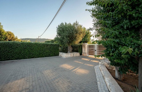 Macchia di Monte Apartment | Double Room Carrubo in Monopoli: Comfort Between Sea and Hills