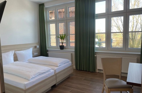 Pasewalk Bed & Breakfast | Double room comfort - Laboratory II - Lokschuppen Pasewalk- Guest houses with double room, single room