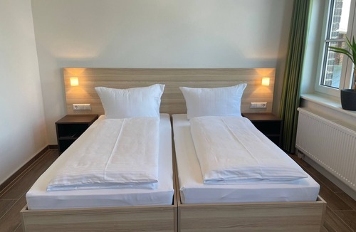 Pasewalk Bed & Breakfast | Double room comfort - Laboratory II - Lokschuppen Pasewalk- Guest houses with double room, single room