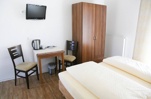 Asch Apartment | Double Room for 2 Guests with 21m² in Blaubeuren (73317)