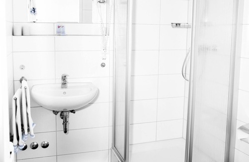 Asch Apartment | Double Room for 2 Guests with 21m² in Blaubeuren (73363)