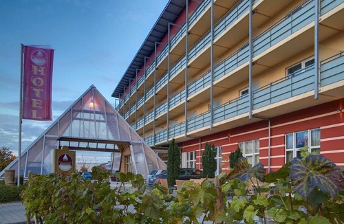 Bad Windsheim House | Double room for single use - Kurhotel Pyramide AG