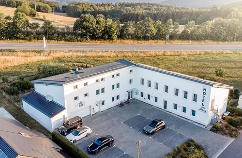 Meuspath House | Double room for single occupancy - Land-gut-Hotel am Ring