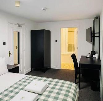 Leeds House | Double Room in St Michael's Inn near Leeds Airport