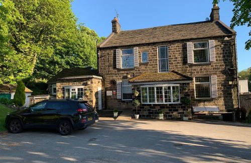 Leeds House | Double Room in St Michael's Inn near Leeds Airport