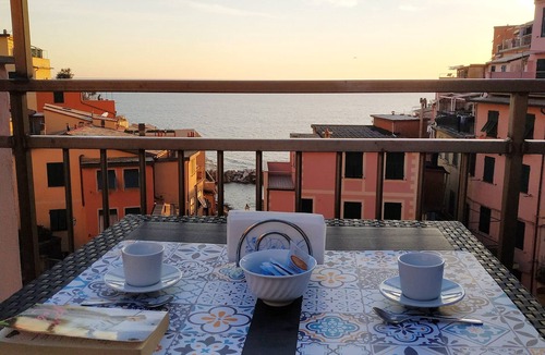 Riomaggiore Apartment | Double room "Malvasia" - Casedirio