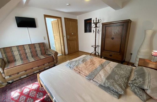 Neuleiningen Bed & Breakfast | Double room New York with French balcony Bed - Felsenmühle Neuleiningen