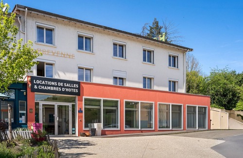Bessenay Apartment | Double Room Nº104 Clos des Monts Lyonnais