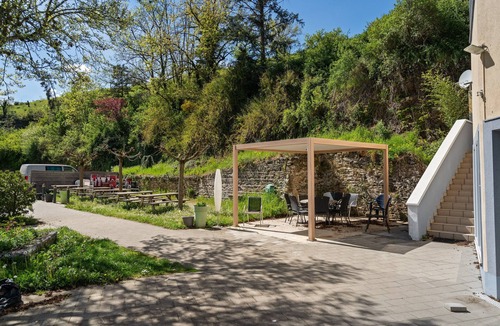 Bessenay Apartment | Double Room Nº104 Clos des Monts Lyonnais