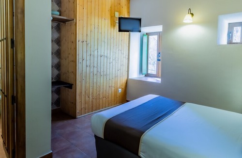 Cercedilla House | Double room Posada Peña Pintada by Vivere Stays