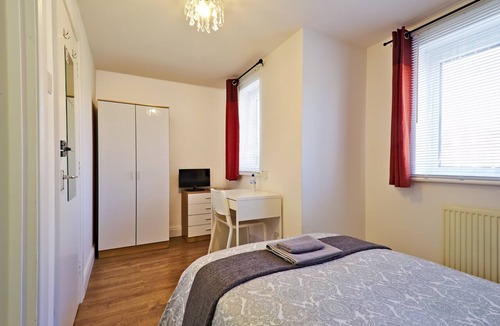 Woolwich Riverside House | Double Room Private Bathroom @ Harlinger Lodge