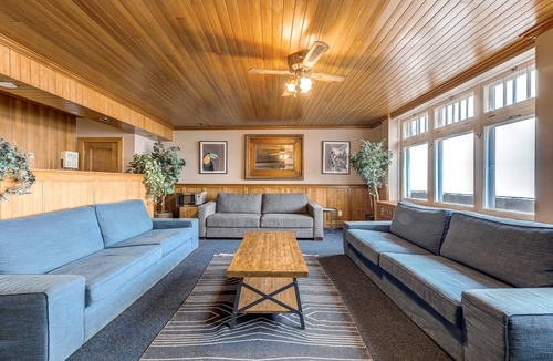 Old Quebec Apartment | Double room river view