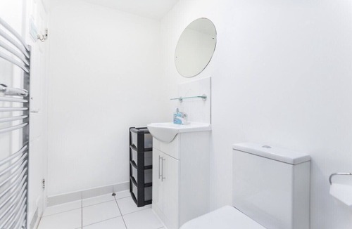 Camden Town Apartment | Double Room - Shared Bathroom - D-1&2 - G