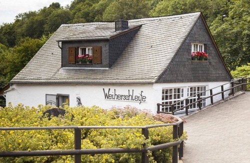 Idar-Oberstein House | Double room shower/bath/WC Deluxe - Berghotel Kristall