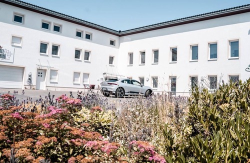 Meuspath House | Double room, shower or bath, WC - Land-gut-Hotel am Ring