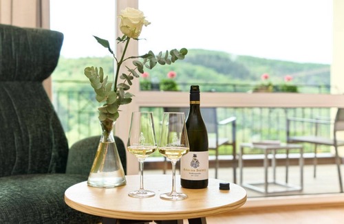 Eitelsbach House | Double Room Shower/WC Herrenberger Double Room - Hotel-Weingut Weis