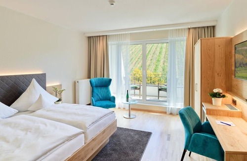 Eitelsbach House | Double Room Shower/WC Herrenberger Double Room - Hotel-Weingut Weis